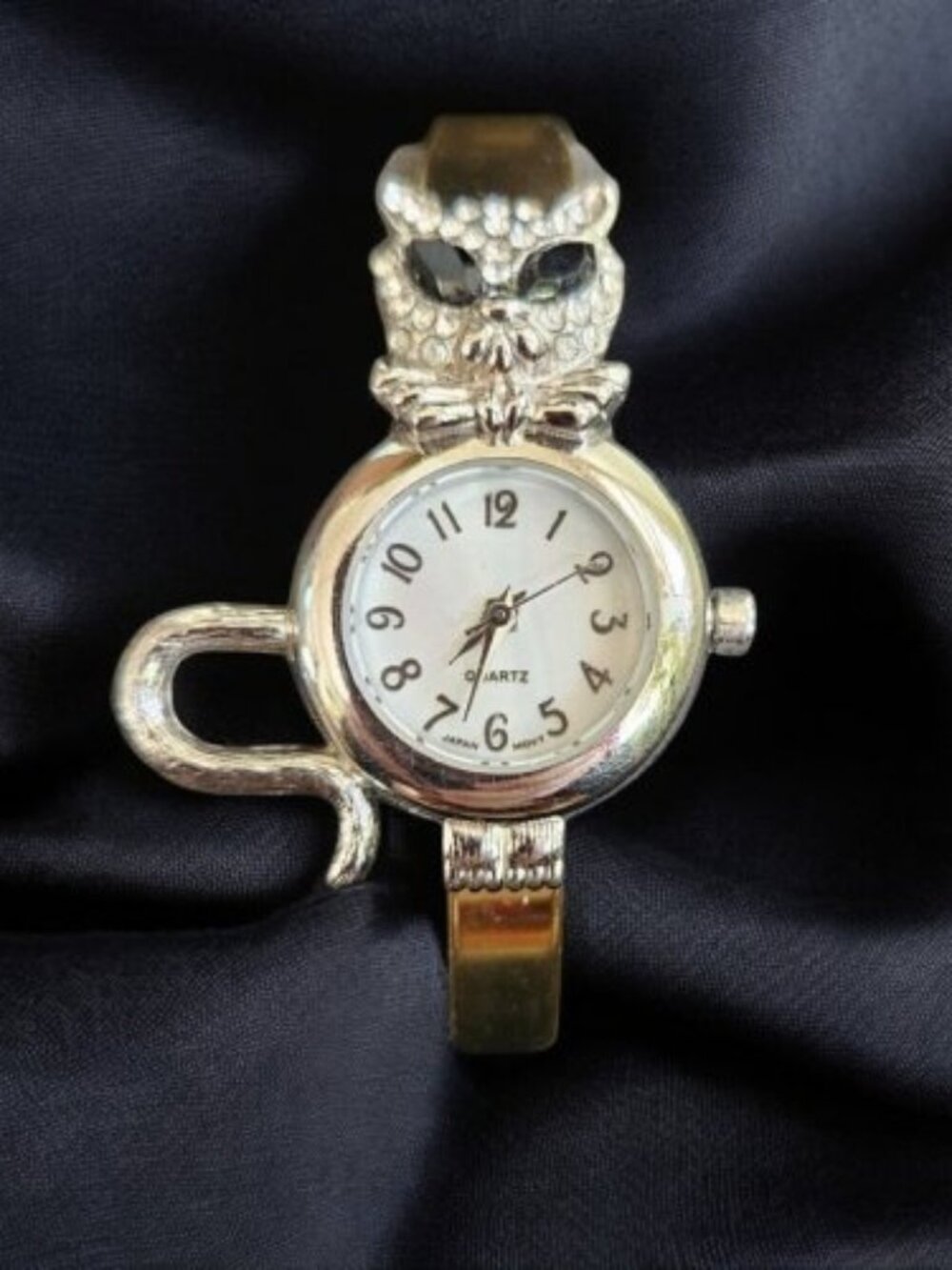 AVON Rhinestone Kitty Goldtone Hinged Ladies Bangle Bracelet Quartz Watch